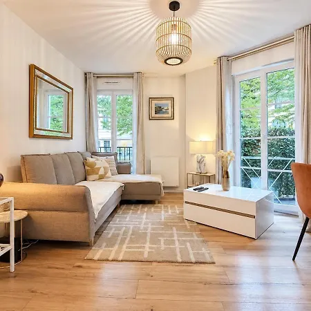 Le Wonder - 5 Min Away - Terrace & Parking